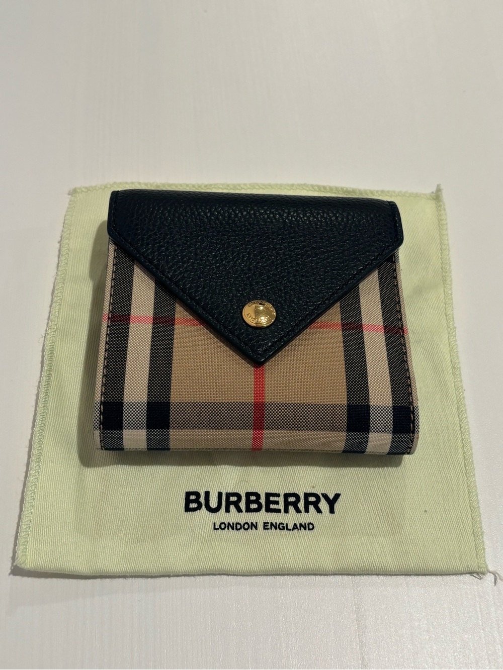 Burberry Compact Wallet Trifold Wallet Women Accessory Original Collection 🖤EUC